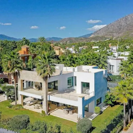 Casa Menard Villa *