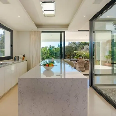 Casa Menard Villa Marbella